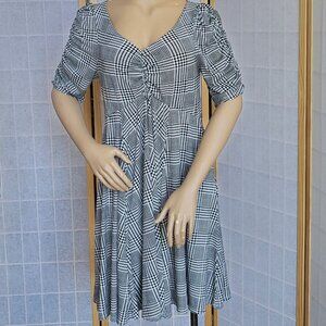 NWT Torrid black and white plaid short sleeve dress sweetheart neckline size 16